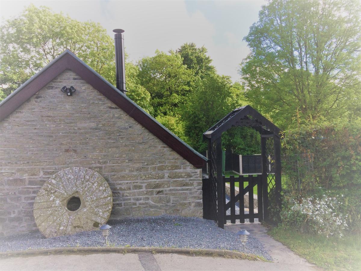 Вилла The Bakery Llanddeiniol Экстерьер фото